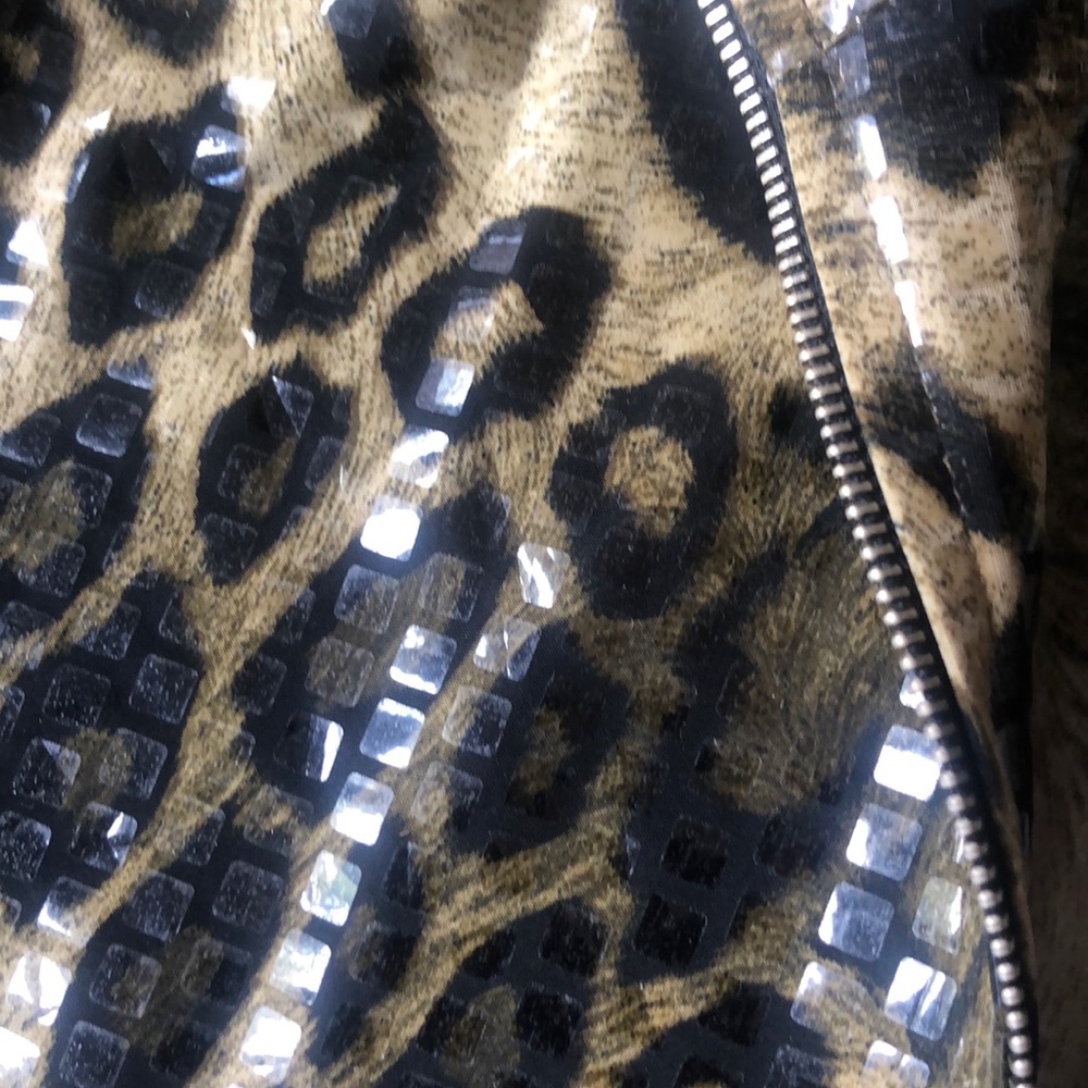 Leopard Print Misook Exclusive - image 3